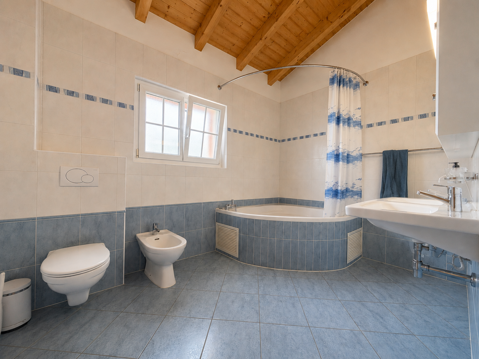 Spacieuse villa individuelle de 5.5 pcs à Saxon avec espace extérieur de près de 500 m²