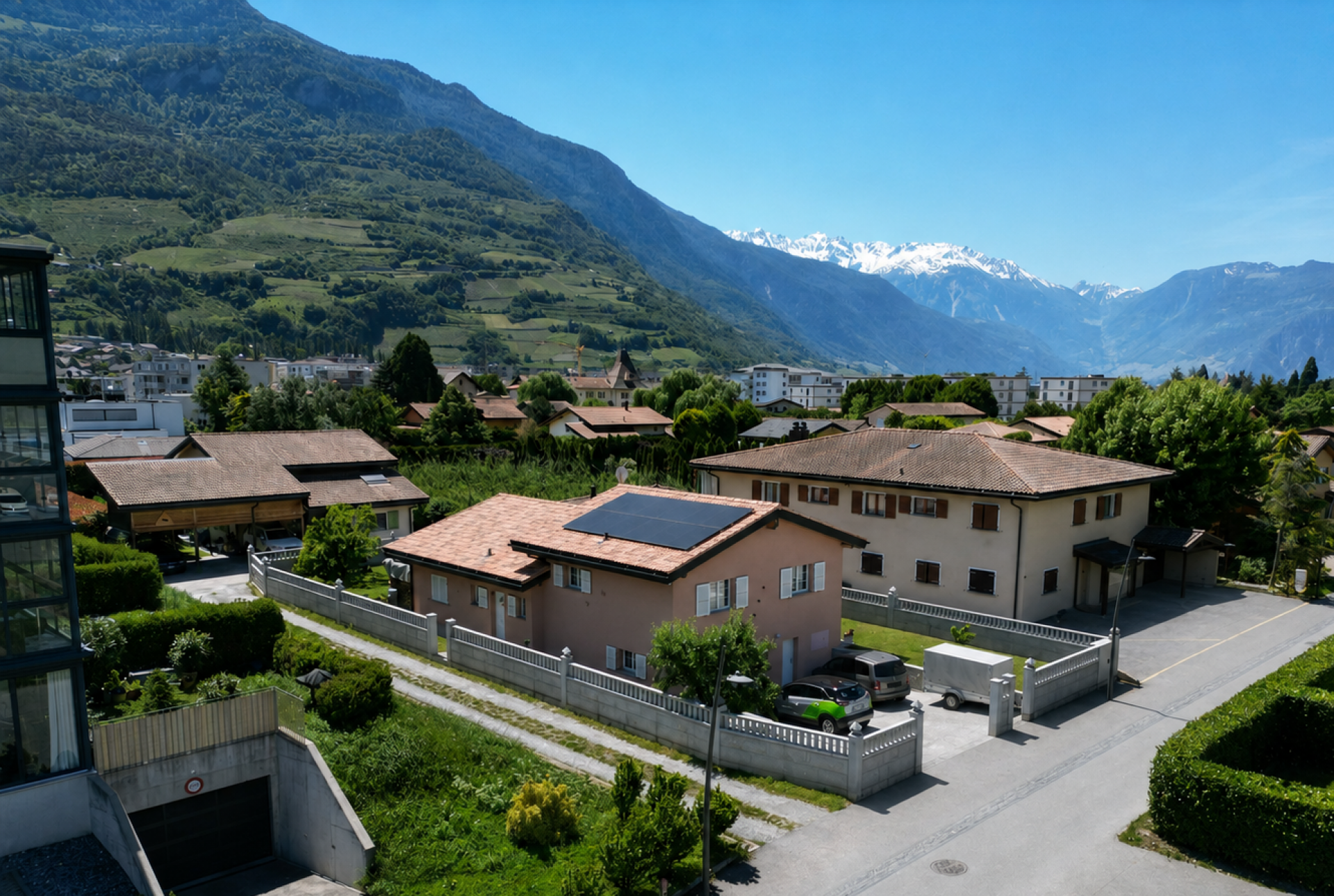 Villa individuelle très spacieuse de 5.5 pcs à Saxon avec joli jardin