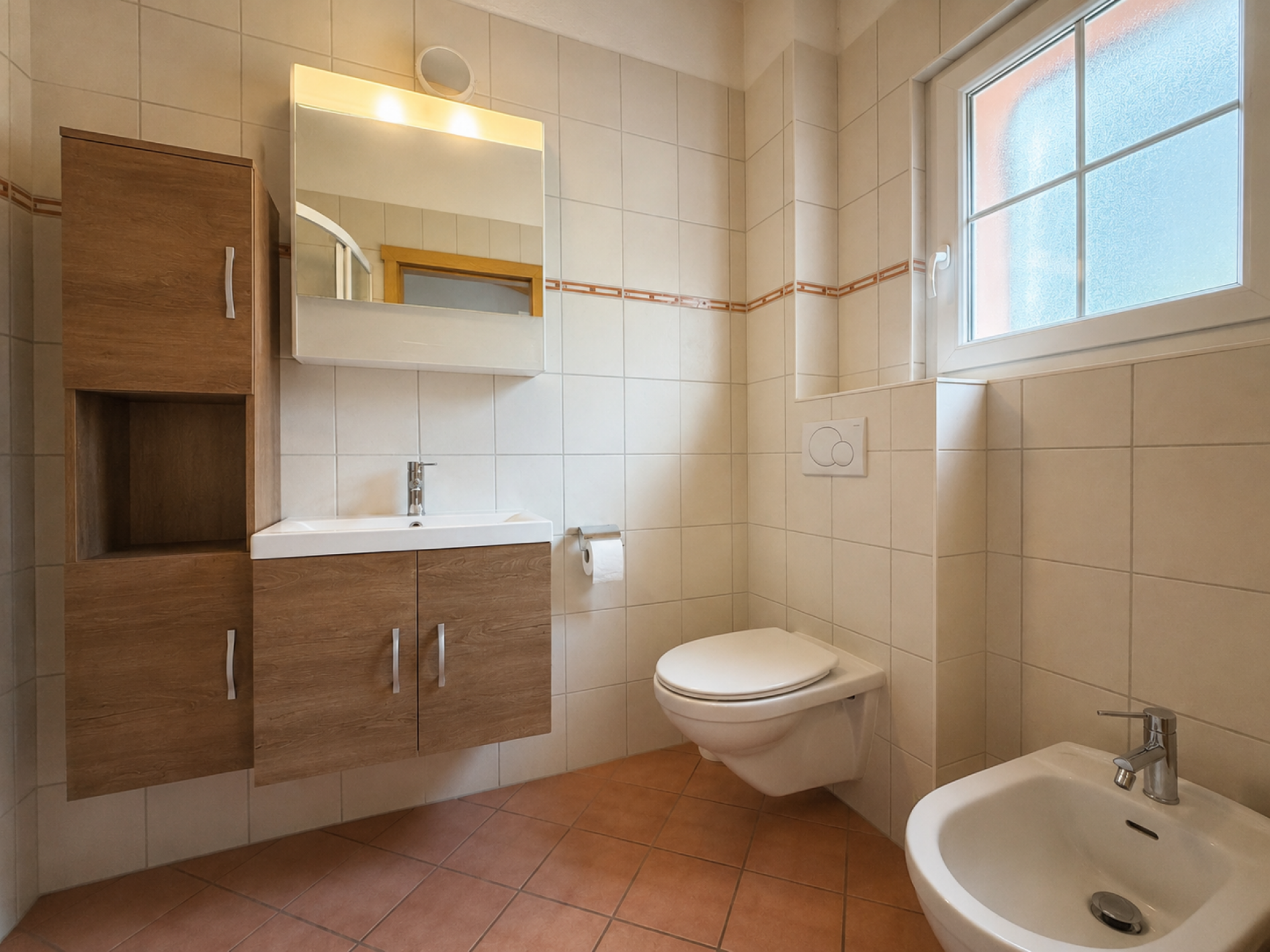 Villa individuelle très spacieuse de 5.5 pcs à Saxon avec joli jardin