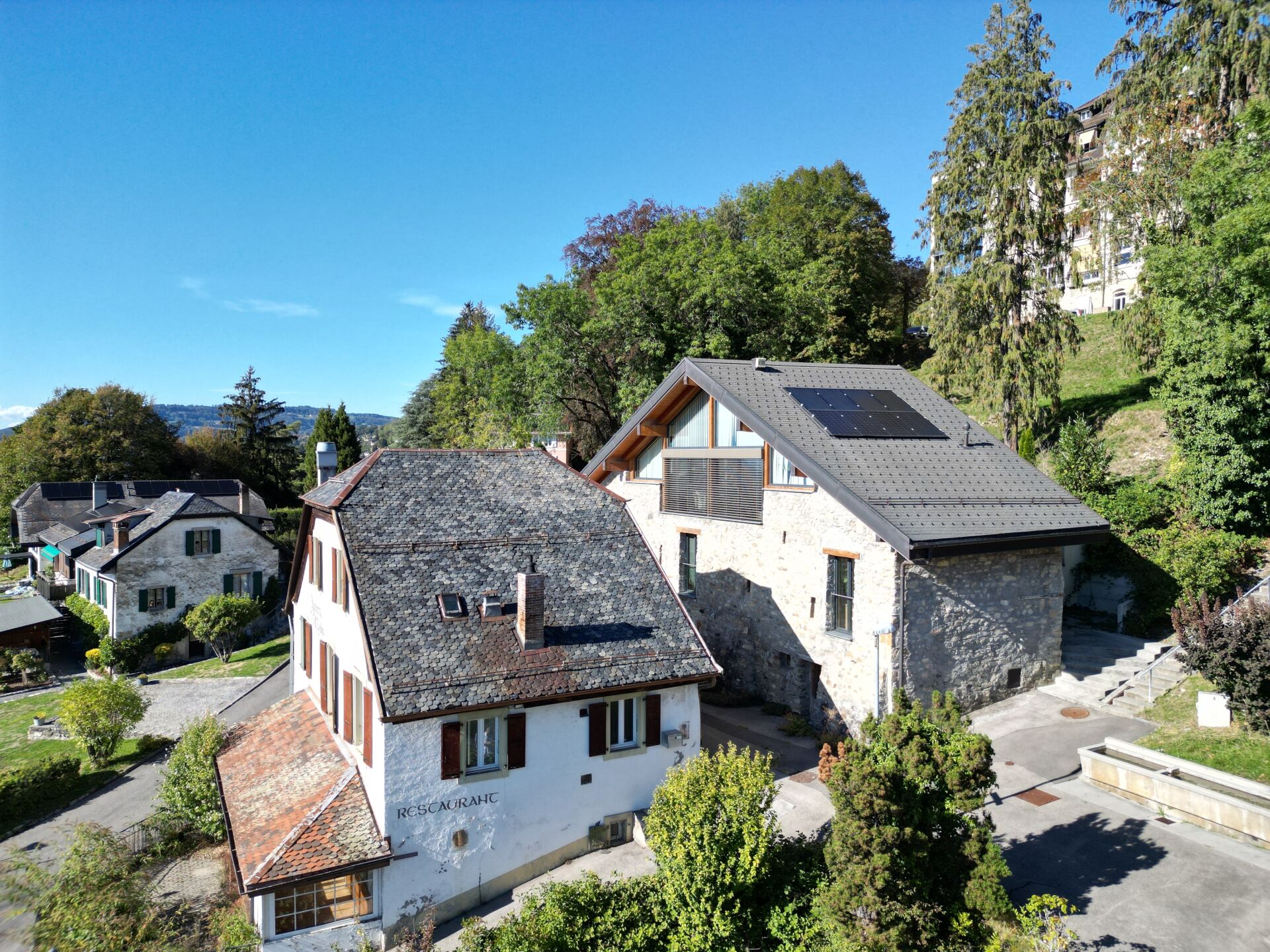 2697d266b860225dc033503d0add0813 Historique grange rénovée à Chamby avec vue sur le lac et les montagnes